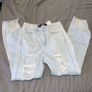 Hollister High-Rise Mom Jeans
